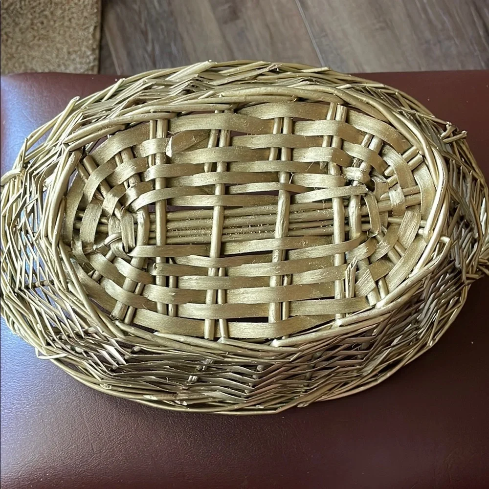 Elegant Woven Basket - Gold
